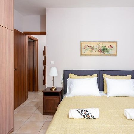 Eleni'S Modern Apartment Волос Екстер'єр фото